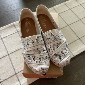 Toms flats size 9